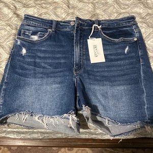 Zenana brand shorts new with tags